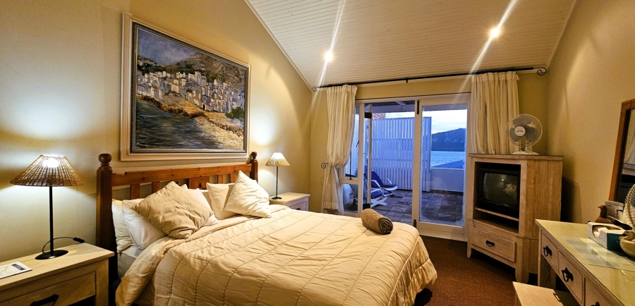 3 Bedroom Property for Sale in Middedorp Western Cape